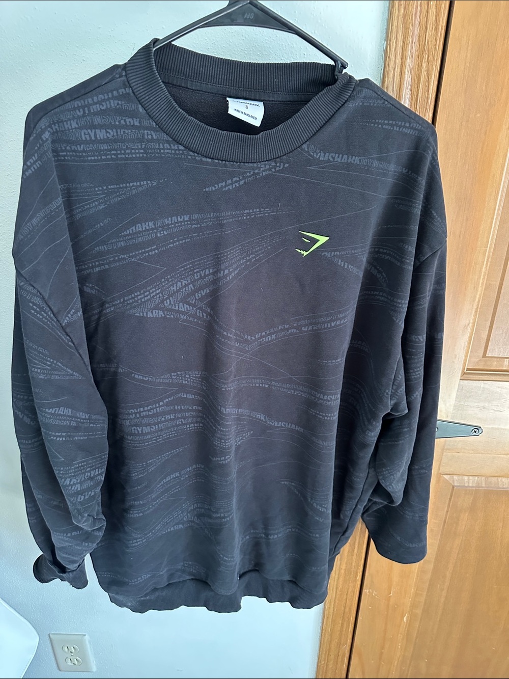 Gymshark Men’s Black Crewneck Sweater with Lime Logo Accent